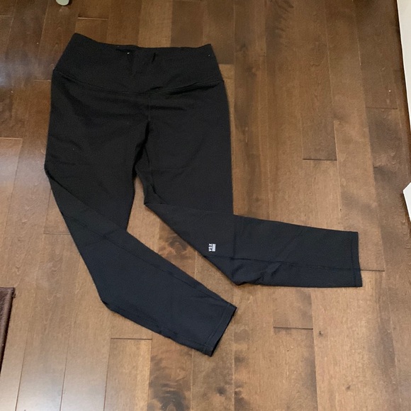 Victoria Secret sport  black leggings - Picture 1 of 5